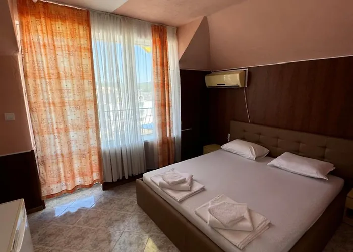 Πανσιόν Laguna -