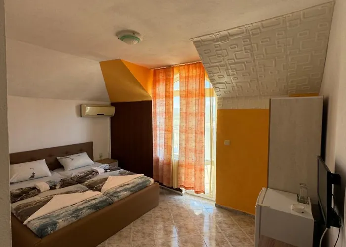 Laguna - Къща за гости 3*