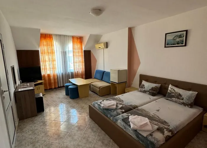 Laguna - Πανσιόν 3*